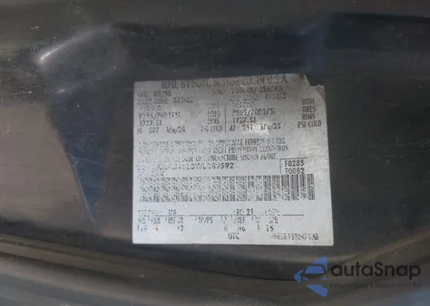 1998 Ford Expedition Eddie Bauer/Xlt from USA, damaged, VIN 1FMPU18L3WLB89592